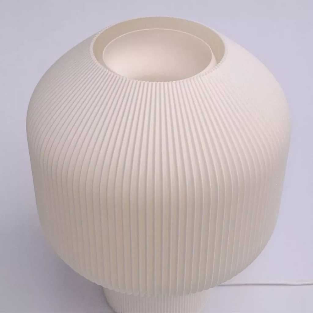 Lámpara de mesa Fiamma 26 cm de alto estructura blanca y tulipa blanca s/foco