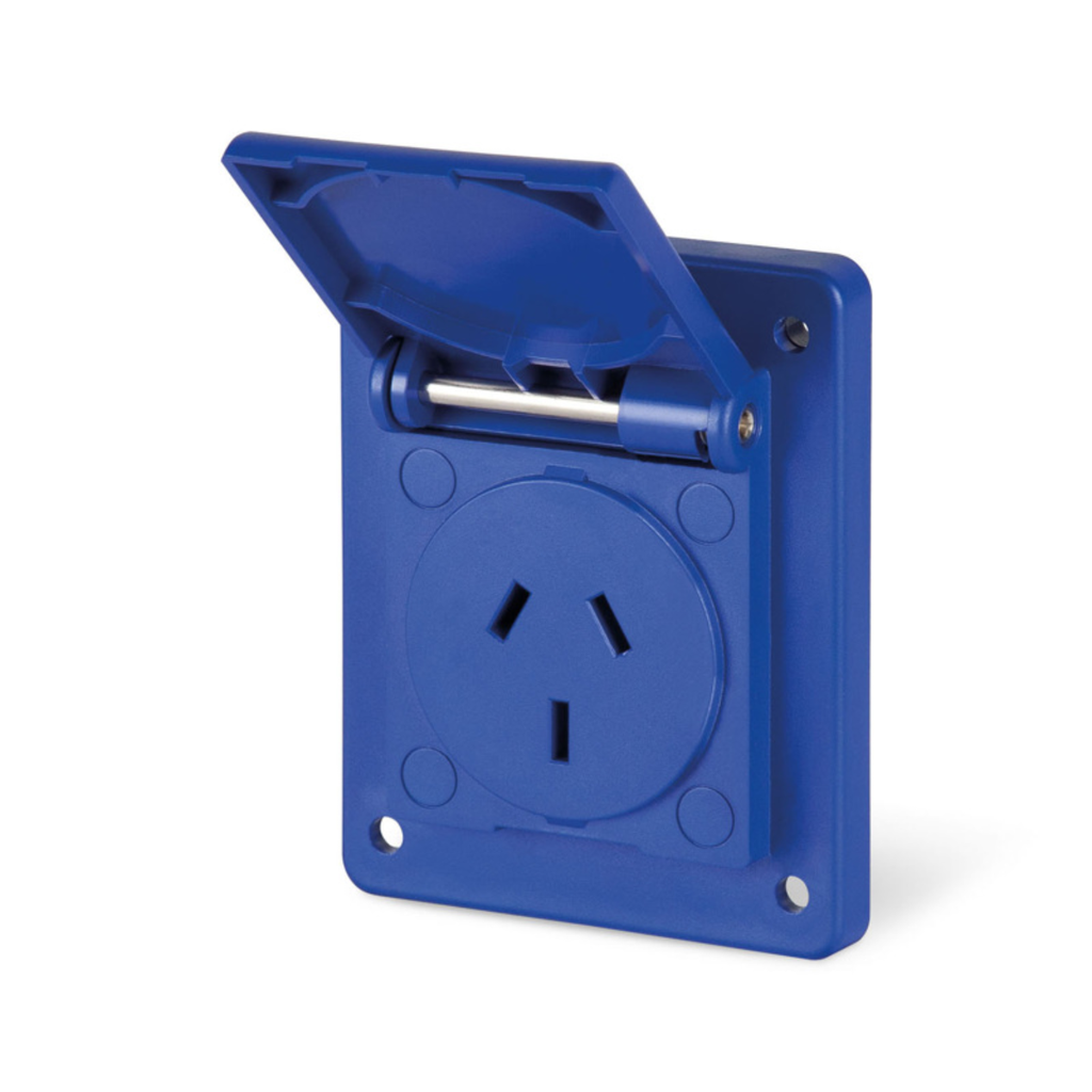Toma 10A 2P+T 220V IP54 70X87MM Domo